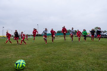 Bild 58 - wCJ SV Steinhorst/Labenz - VfL Oldesloe : Ergebnis: 18:0